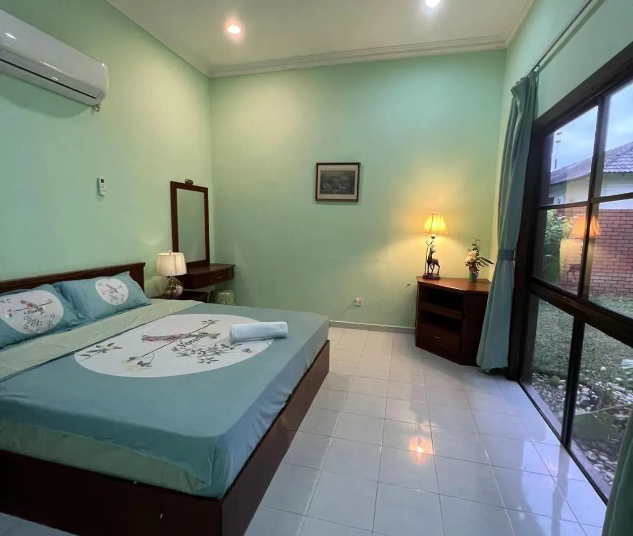 Melaka Afamosa Resort D'Amour Comfortable And Healing With Theater Projector Private Villa With Garden View Swimming Pool Seasonal Christmas Theme